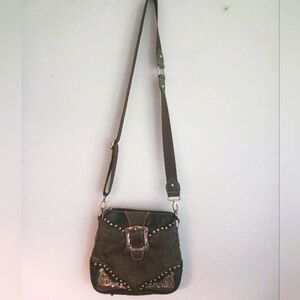 Montana West Women's Conceal/Carry, Stylish Black Crossbody Bag.